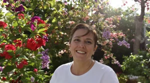 Cette plante facile d’entretien, preferee des oiseaux, les fait venir par centaines dans votre jardin